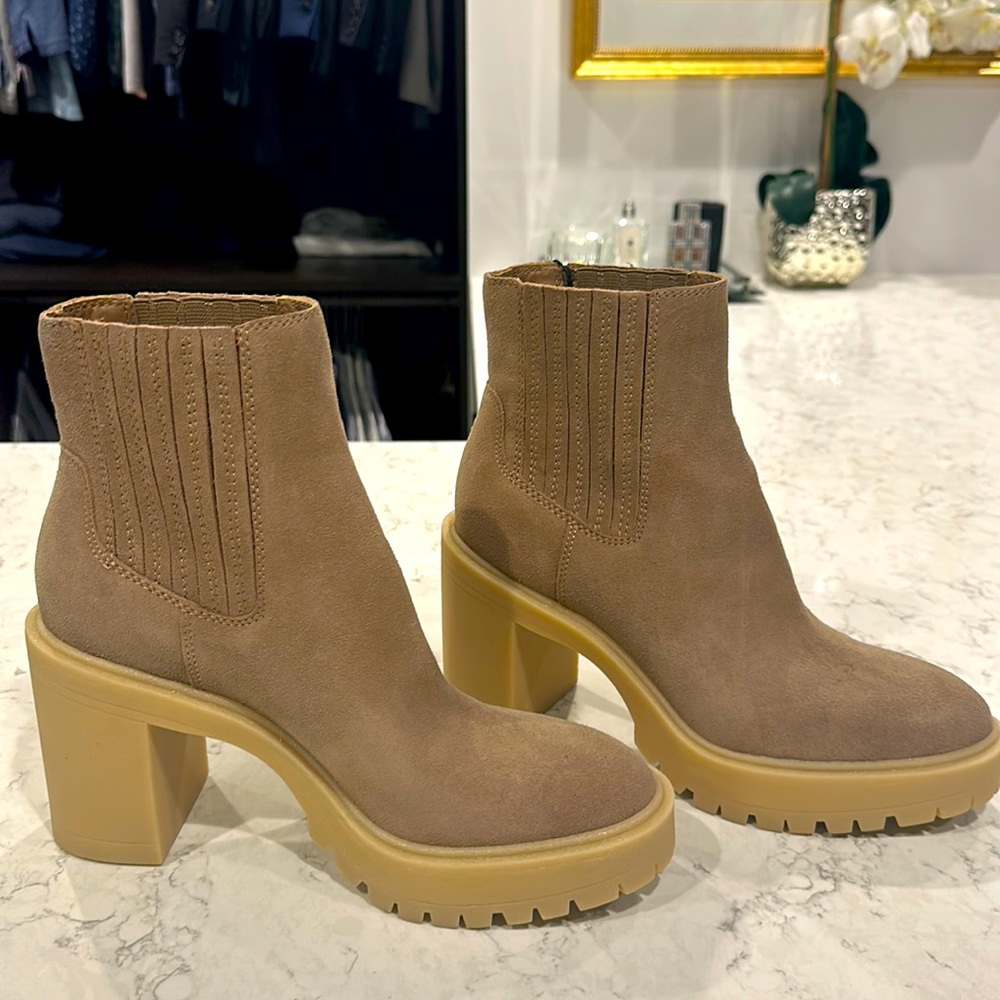 Dolce vita size 7.5 water proof new with tags boots!